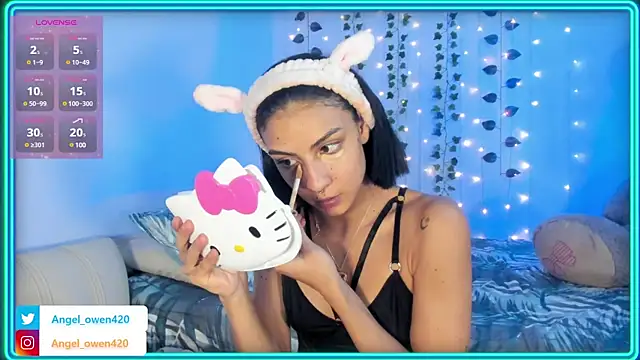 Snapshot of Angel_owen1 chatting on 5, 1, 2025 Angel owen1 online show from 5, 1, 2025