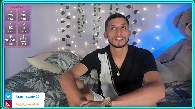 Snapshot of Angel_owen1 chatting on 6, 1, 2025 Angel owen1 online show from 6, 1, 2025