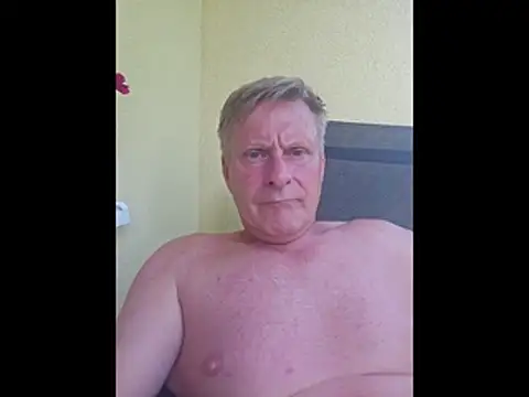 Snapshot of johnnym1 chatting on 25, 6, 2026 johnnym1 online show from 25, 6, 2026