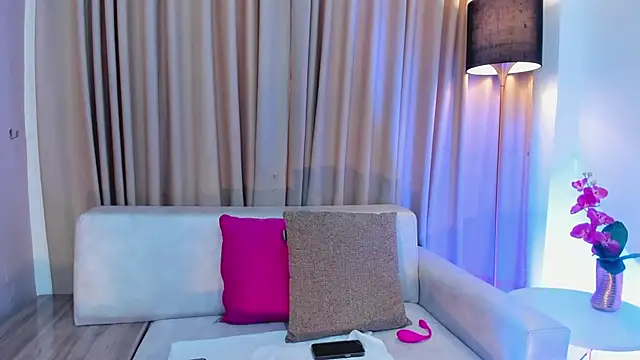 LeaahCarter online show from 13, 12, 2024