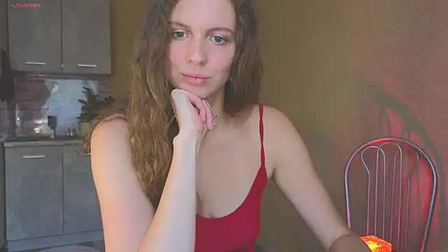 Snapshot of Sereta_Finn chatting on 9, 10, 2025 Sereta Finn online show from 9, 10, 2025