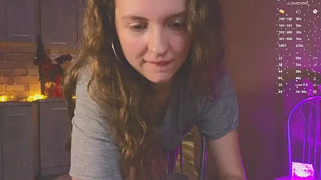 Snapshot of Sereta_Finn chatting on 9, 11, 2025 Sereta Finn online show from 9, 11, 2025