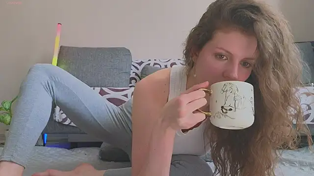 Snapshot of Sereta_Finn chatting on 10, 4, 2026 Sereta Finn online show from 10, 4, 2026