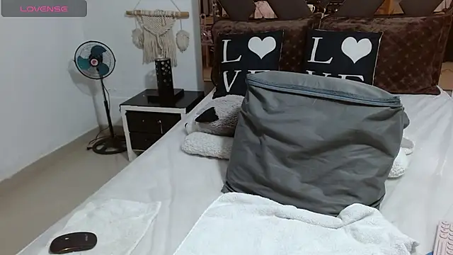 Snapshot of lindaesmeralda chatting on 21, 2, 2025 lindaesmeralda online show from 21, 2, 2025