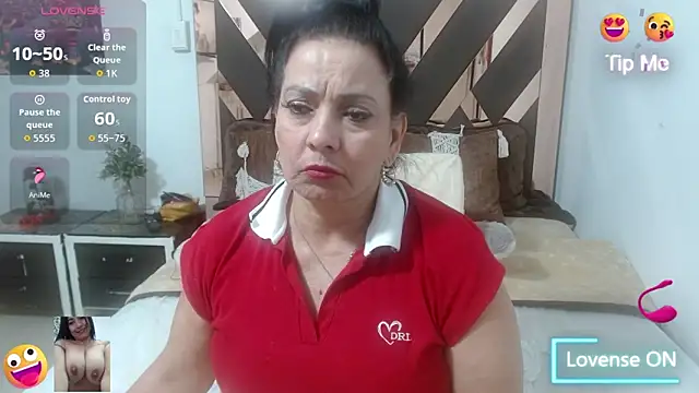 Snapshot of lindaesmeralda chatting on 5, 10, 2025 lindaesmeralda online show from 5, 10, 2025