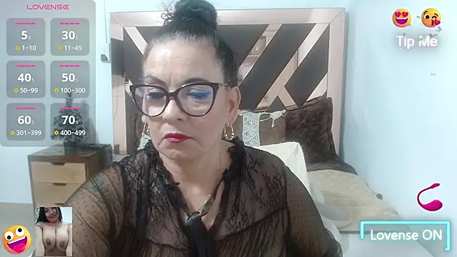 Snapshot of lindaesmeralda chatting on 19, 11, 2025 lindaesmeralda online show from 19, 11, 2025