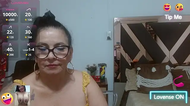 Snapshot of lindaesmeralda chatting on 16, 1, 2026 lindaesmeralda online show from 16, 1, 2026