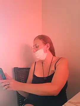 Snapshot of MILEIDE980 chatting on 5, 10, 2025 MILEIDE980 online show from 5, 10, 2025