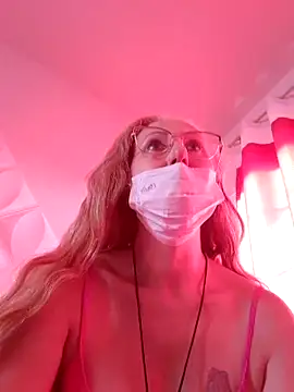 Snapshot of MILEIDE980 chatting on 8, 11, 2025 MILEIDE980 online show from 8, 11, 2025