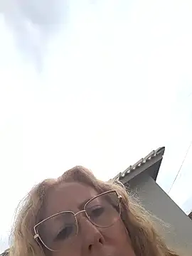 Snapshot of MILEIDE980 chatting on 14, 11, 2025 MILEIDE980 online show from 14, 11, 2025