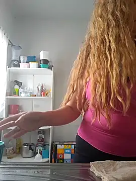 Snapshot of MILEIDE980 chatting on 18, 11, 2025 MILEIDE980 online show from 18, 11, 2025