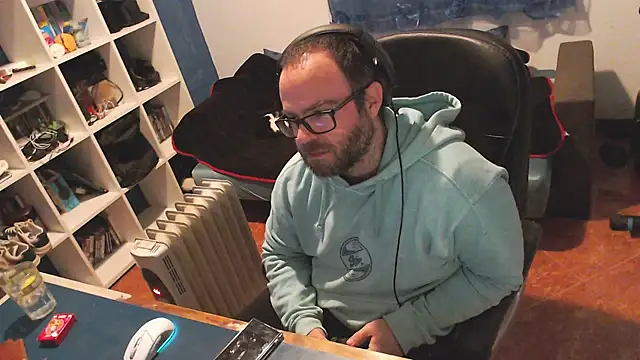 ravingr4d4 online show from 12, 2, 2025