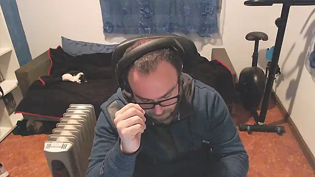 ravingr4d4 online show from 13, 2, 2025