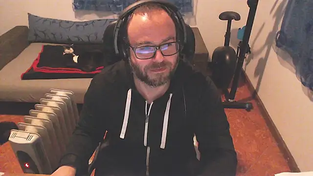 ravingr4d4 online show from 15, 2, 2025