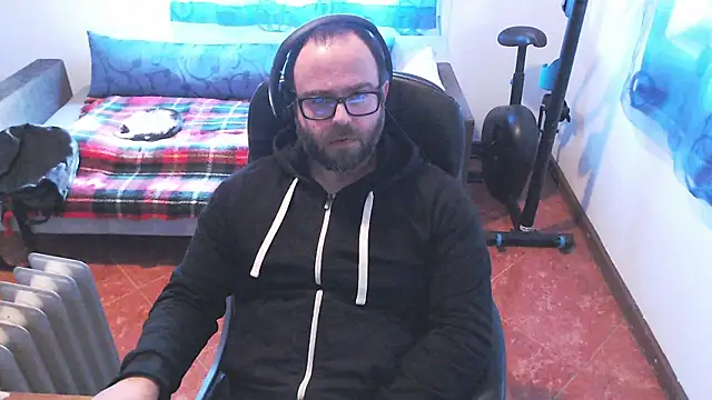 ravingr4d4 online show from 16, 2, 2025