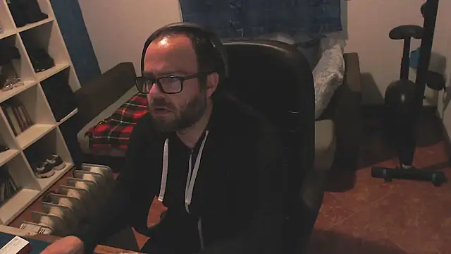 ravingr4d4 online show from 16, 2, 2025