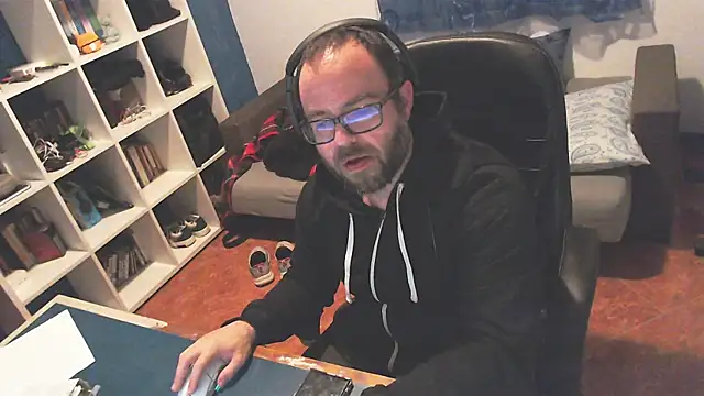 ravingr4d4 online show from 16, 2, 2025