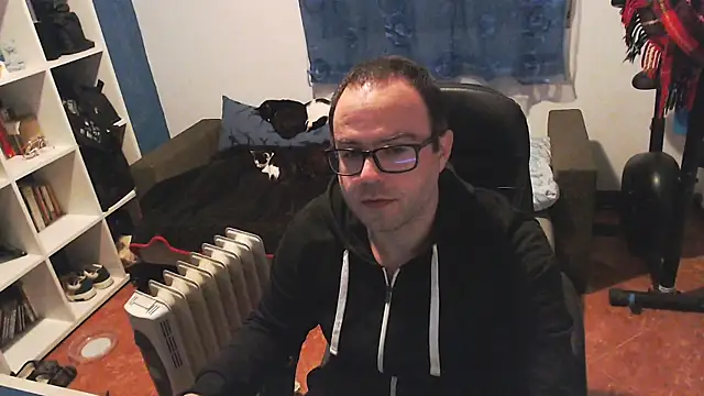 ravingr4d4 online show from 17, 2, 2025