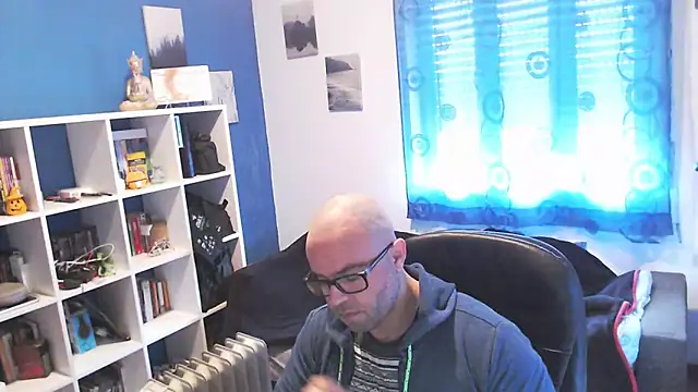 ravingr4d4 online show from 19, 2, 2025