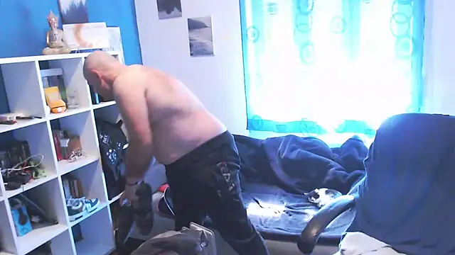 ravingr4d4 online show from 20, 2, 2025