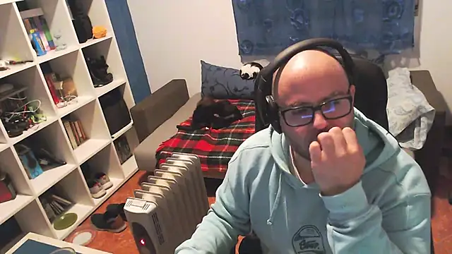 ravingr4d4 online show from 23, 2, 2025