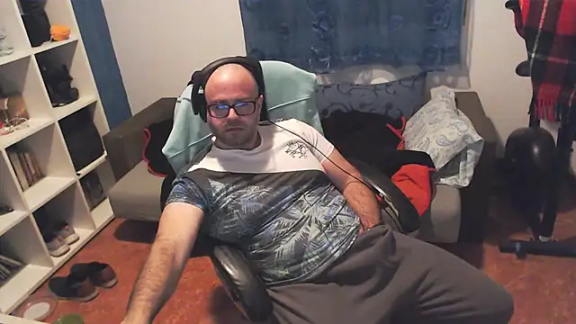 ravingr4d4 online show from 24, 2, 2025