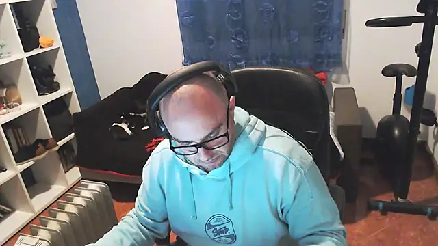 ravingr4d4 online show from 24, 2, 2025