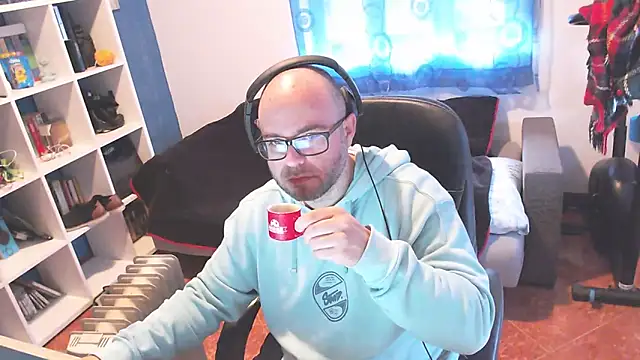 ravingr4d4 online show from 25, 2, 2025