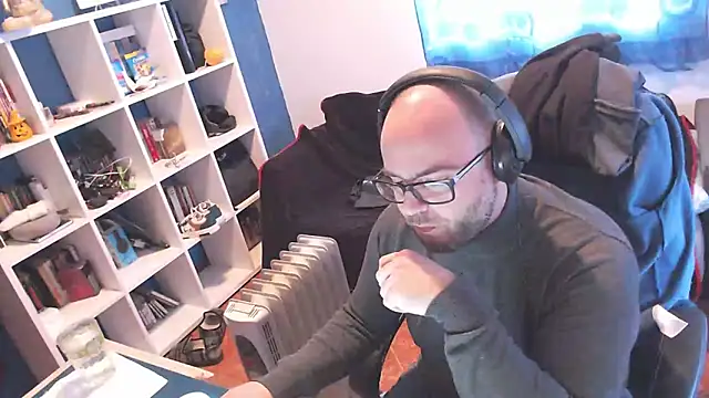 ravingr4d4 online show from 28, 2, 2025