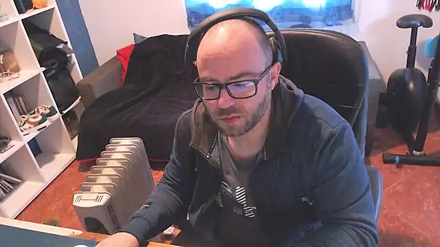 ravingr4d4 online show from 4, 3, 2025