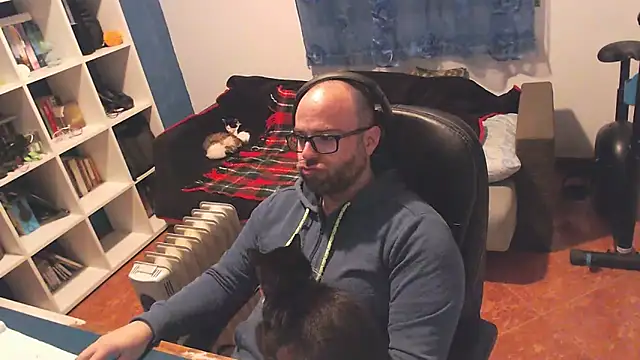 ravingr4d4 online show from 5, 3, 2025