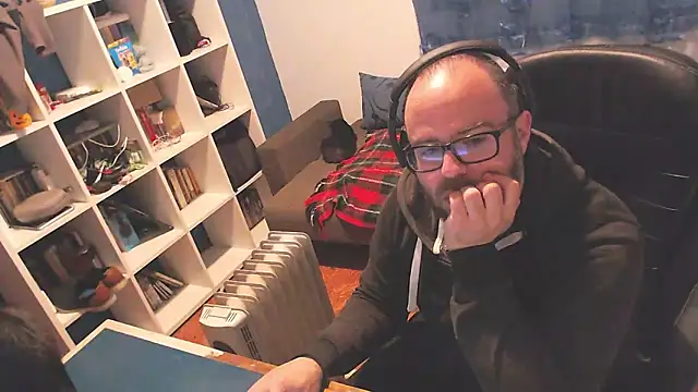 ravingr4d4 online show from 15, 3, 2025