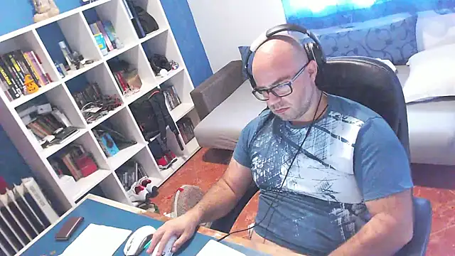 ravingr4d4 online show from 8, 10, 2025