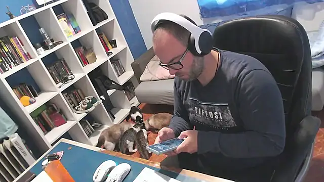 ravingr4d4 online show from 11, 11, 2025