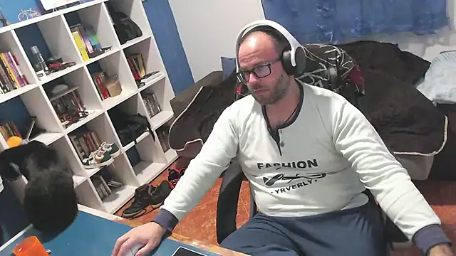 ravingr4d4 online show from 14, 11, 2025