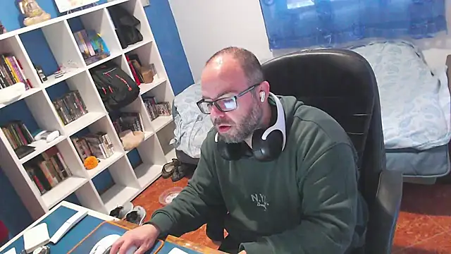 ravingr4d4 online show from 17, 2, 2026