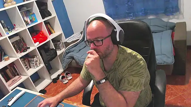 ravingr4d4 online show from 4, 5, 2026
