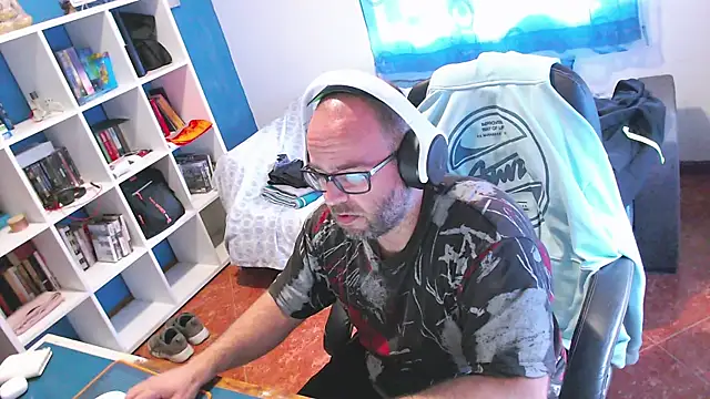 ravingr4d4 online show from 11, 5, 2026