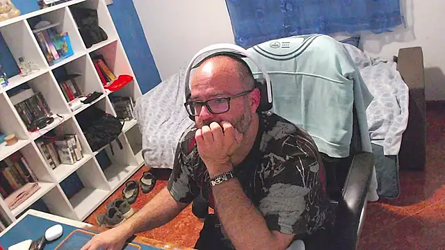 ravingr4d4 online show from 11, 5, 2026
