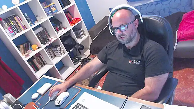 ravingr4d4 online show from 23, 6, 2026