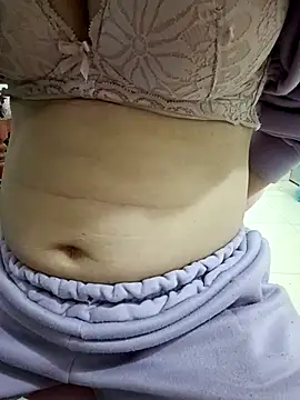 SweetGirl2k2 online show from 18, 3, 2025