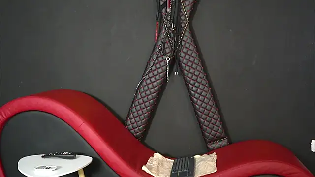 Snapshot of CelineConner chatting on 7, 4, 2026 CelineConner online show from 7, 4, 2026