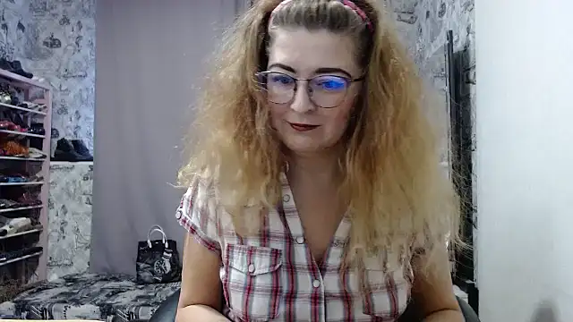 Snapshot of Helen1974 chatting on 28, 1, 2025 Helen1974 online show from 28, 1, 2025
