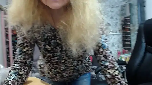 Snapshot of Helen1974 chatting on 7, 10, 2025 Helen1974 online show from 7, 10, 2025