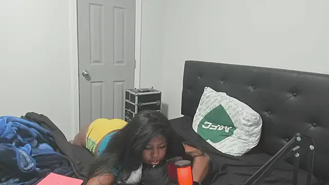 Snapshot of demi_xoxo chatting on 3, 2, 2026 demi xoxo online show from 3, 2, 2026