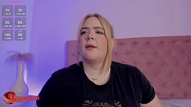 Snapshot of sophiarossee_ chatting on 18, 11, 2025 sophiarossee online show from 18, 11, 2025