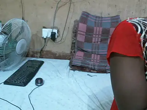 cute naimah online show from 13, 5, 2026