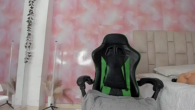 emily lean  online show from 14, 11, 2025