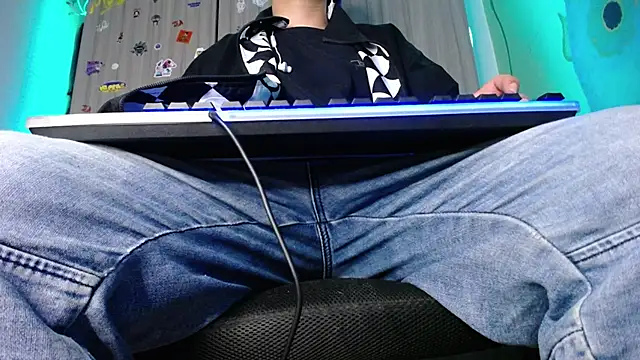 Snapshot of zacwatson_ chatting on 4, 12, 2024 zacwatson  online show from 4, 12, 2024