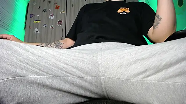 Snapshot of zacwatson_ chatting on 14, 1, 2025 zacwatson  online show from 14, 1, 2025